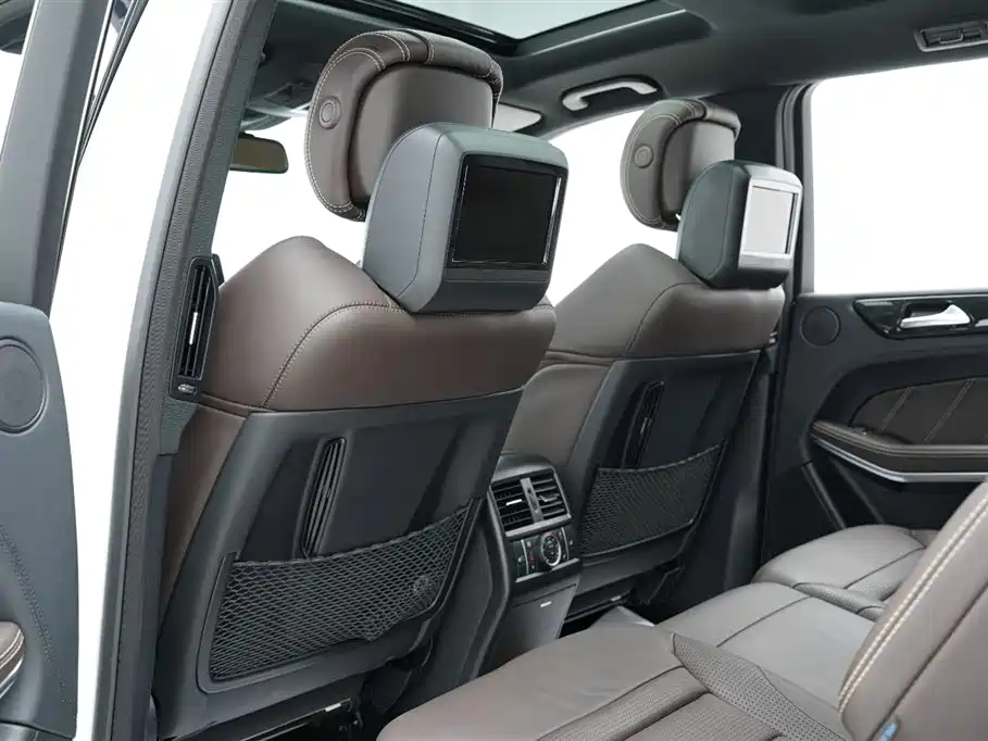 Mercedes-Benz GLS AMG 2018 — фото 16