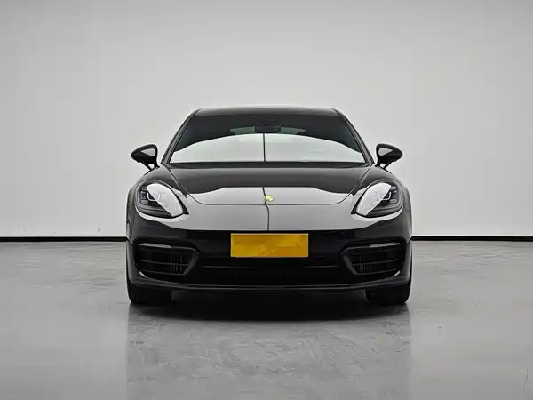 Porsche Panamera 2022