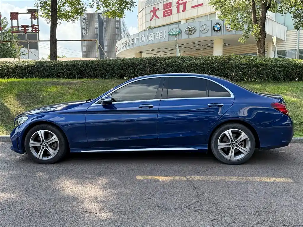 Mercedes-Benz C-Class 2020