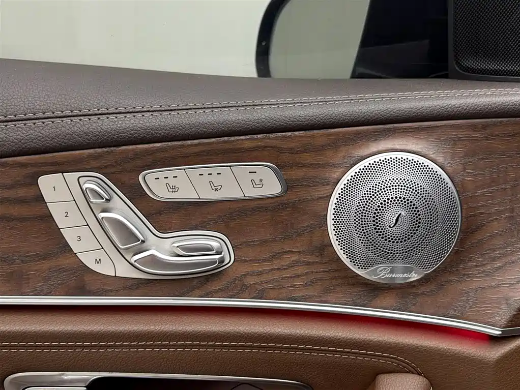 Mercedes-Benz E-Class 2020 — фото 15