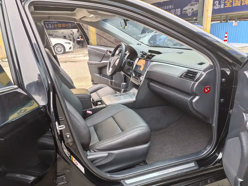 Toyota Camry 2014 — фото 13