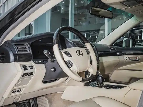 Lexus LS 2011