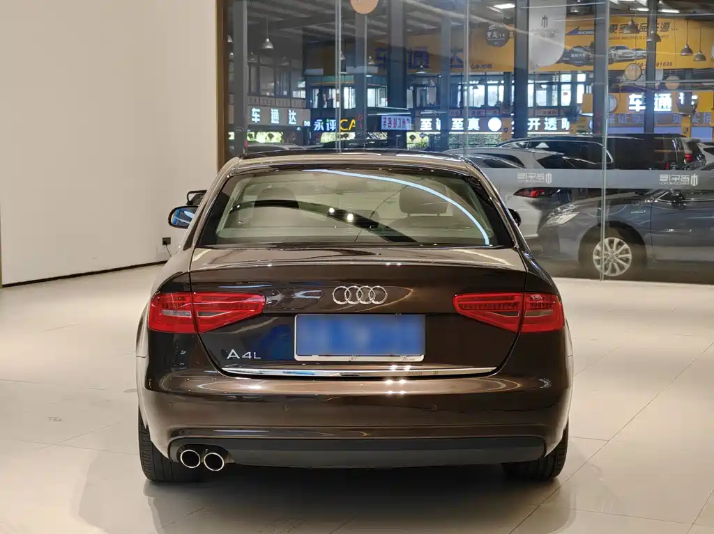 Audi A4L 2015 — фото 9