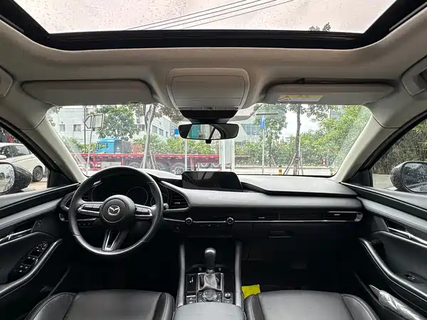 Mazda 3 Axela 2022