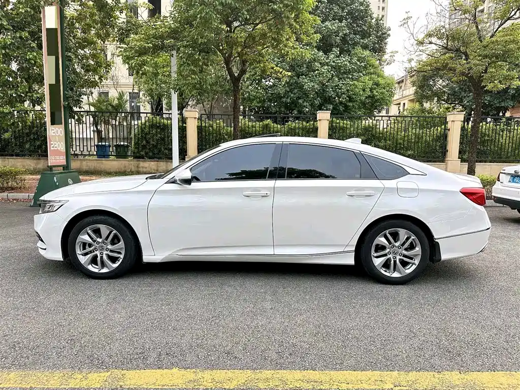 Honda Accord 2020 — фото 7