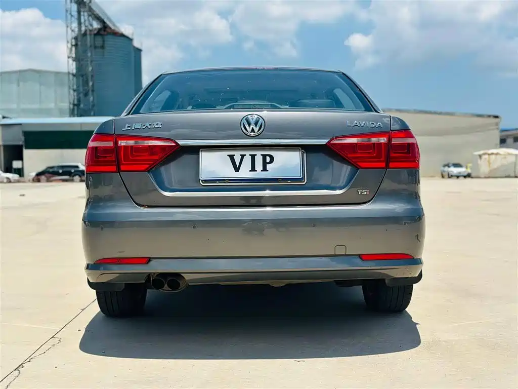Volkswagen Lavida 2013