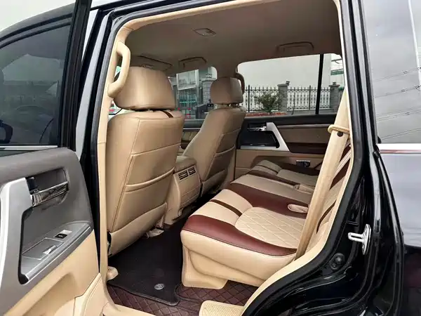 Toyota Land Cruiser 2014
