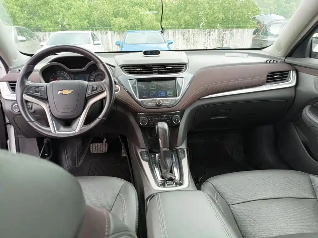 Chevrolet Malibu 2017 — фото 10