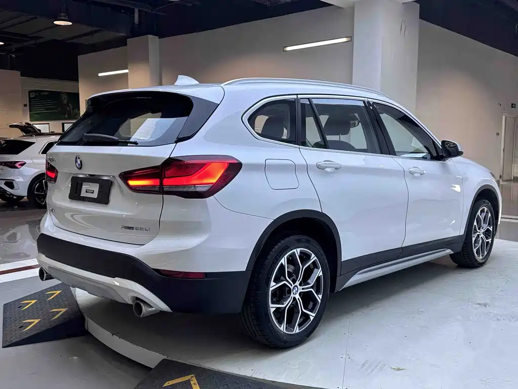 BMW X1 2022 — фото 7