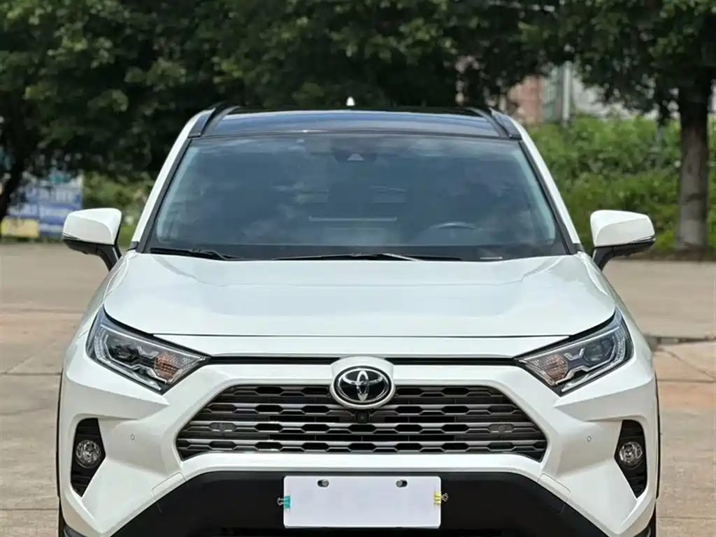 Toyota RAV4 2019 — фото 8
