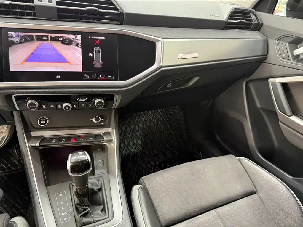 Audi Q3 2023 — фото 16