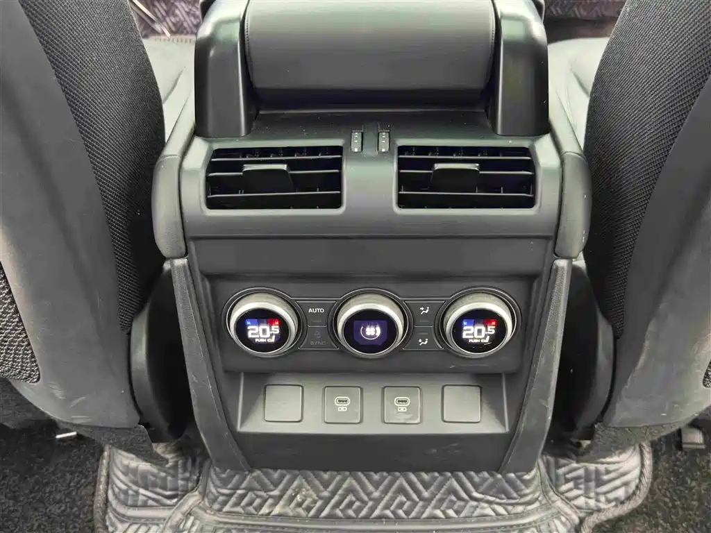 Land Rover Defender 2025 — фото 14