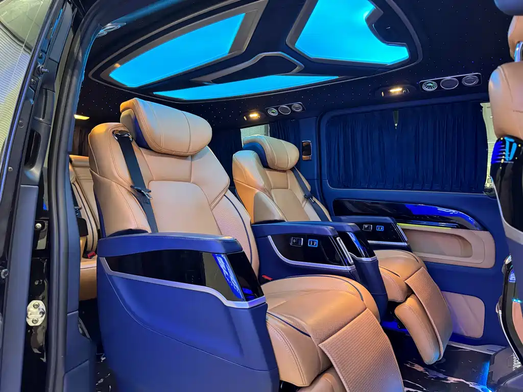 Mercedes-Benz Vito 2022 — фото 13