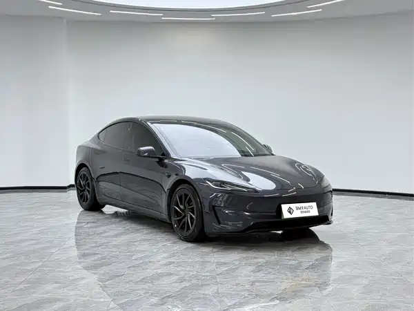 Tesla Model 3 2024