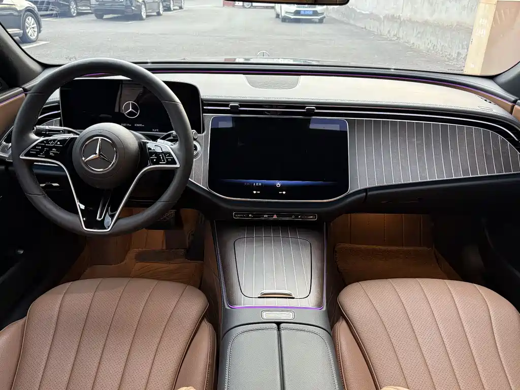 Mercedes-Benz E-Class 2024 — фото 13