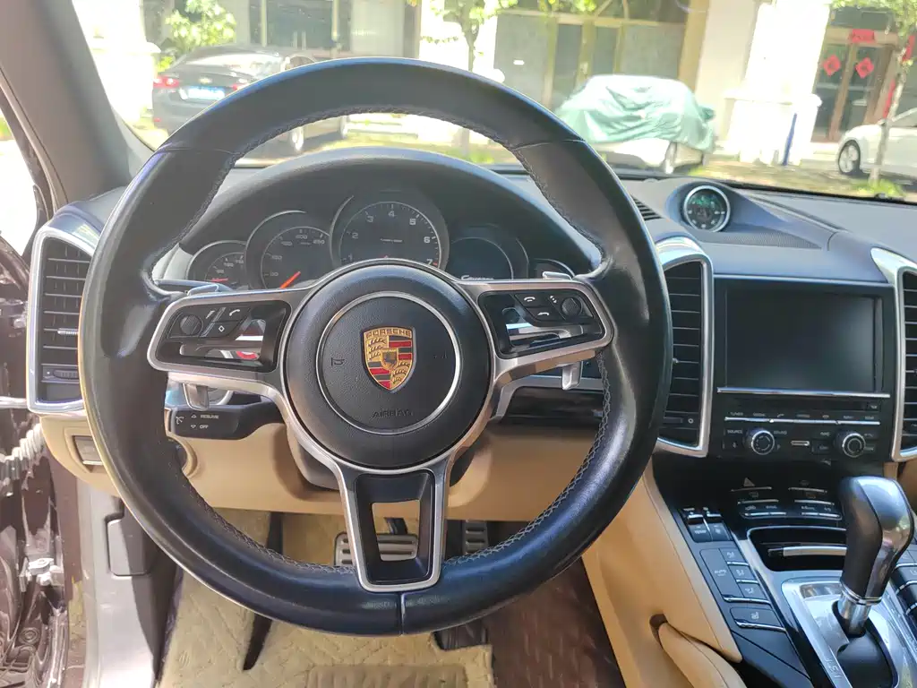 Porsche Cayenne 2015 — фото 13