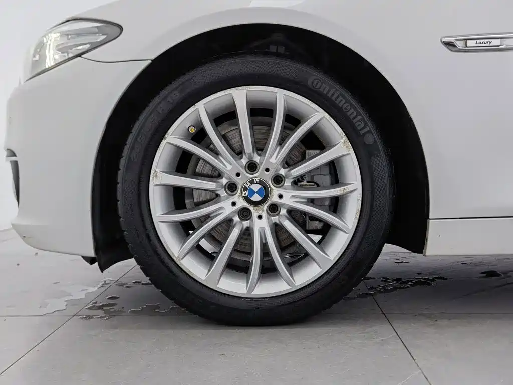 BMW 5 Series 2016 — фото 17