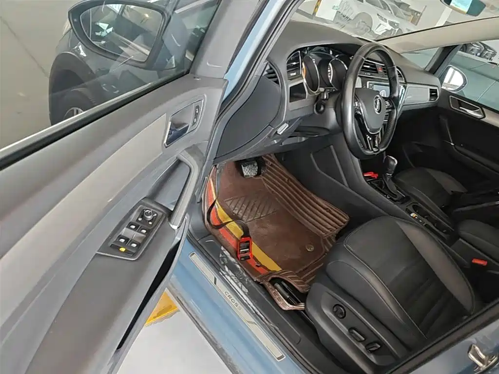 Volkswagen Touran 2020 — фото 16