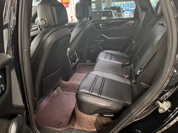 Porsche Cayenne 2021