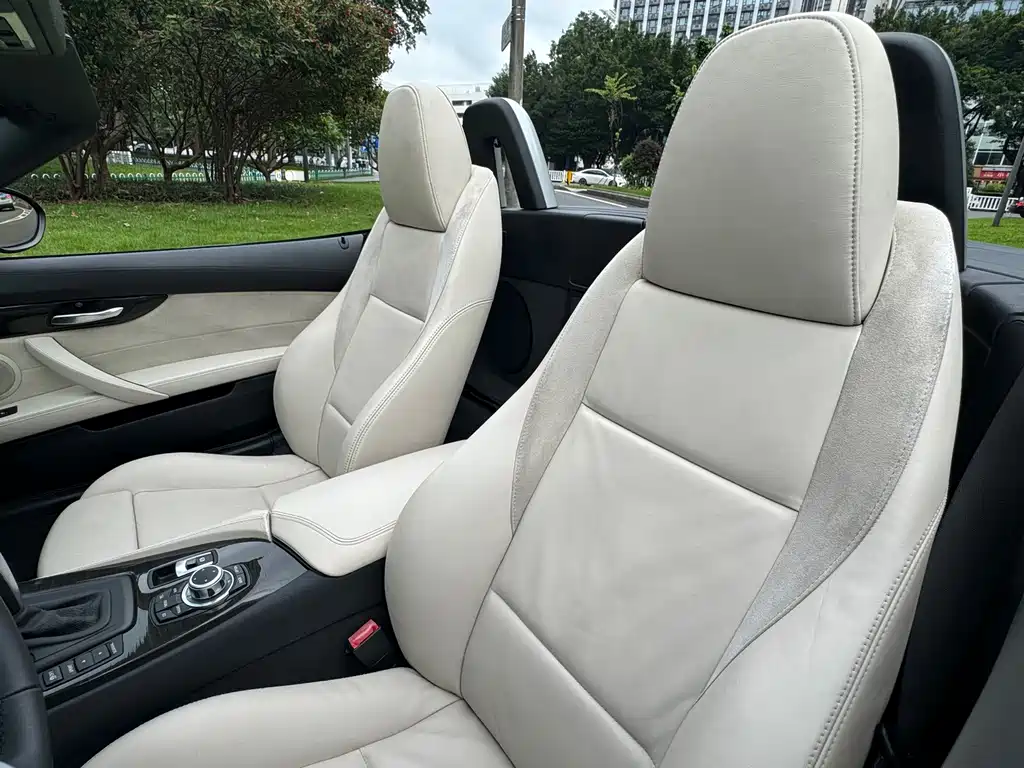 BMW Z4 2010 — фото 10