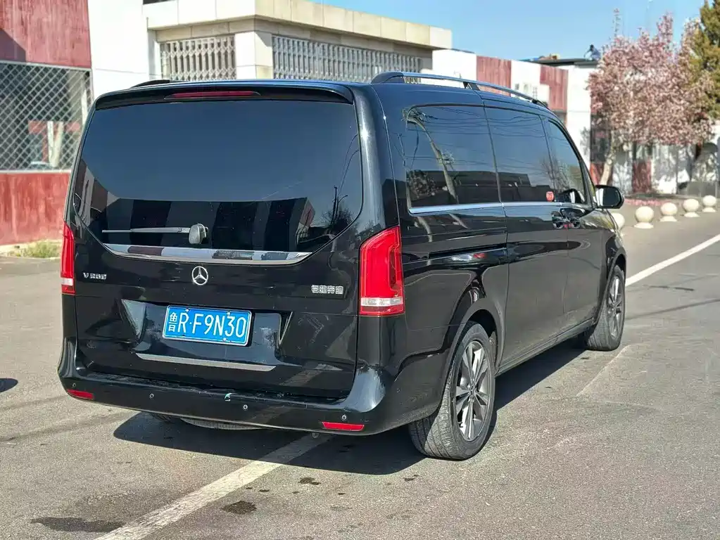 Mercedes-Benz V-Class 2020 — фото 6