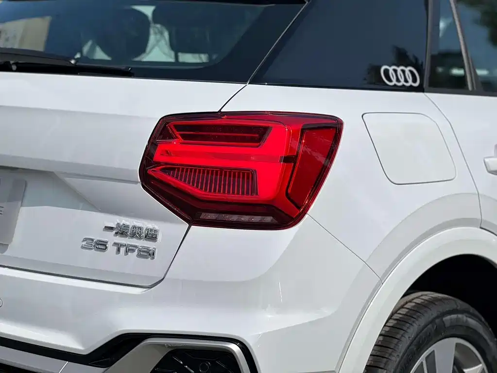 Audi Q2L 2026 — фото 13