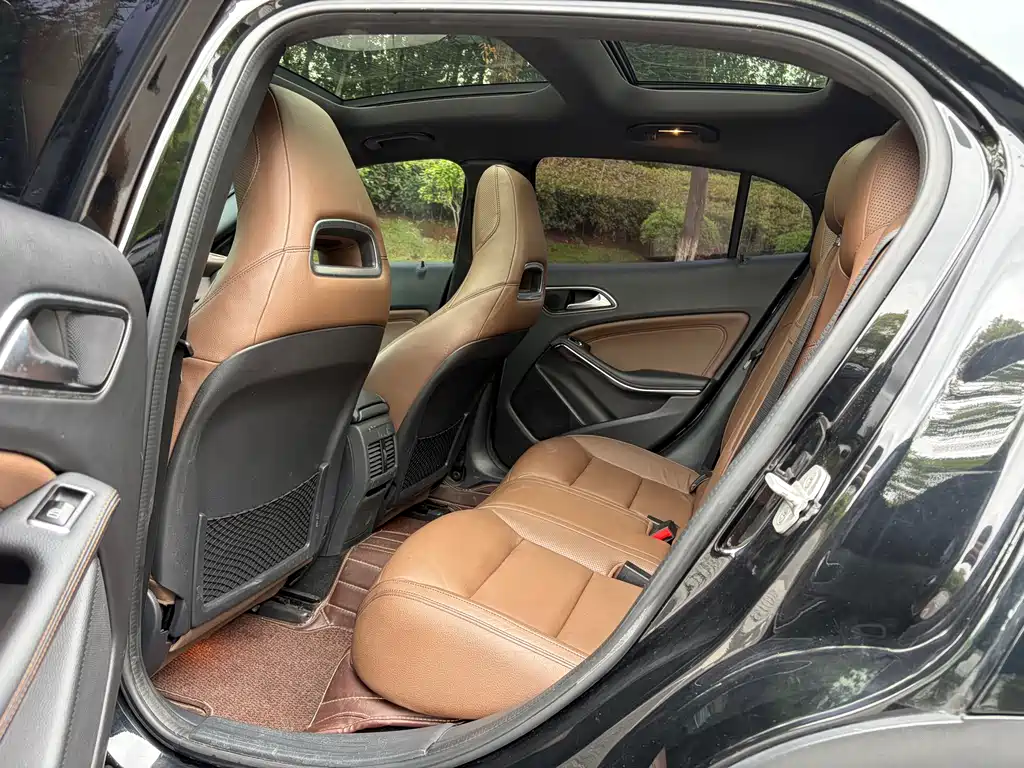 Mercedes-Benz GLA 2015 — фото 11