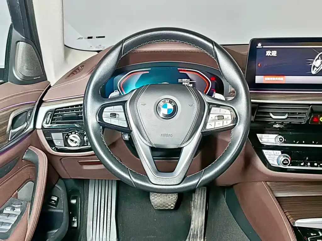 BMW 5 Series 2023 — фото 20