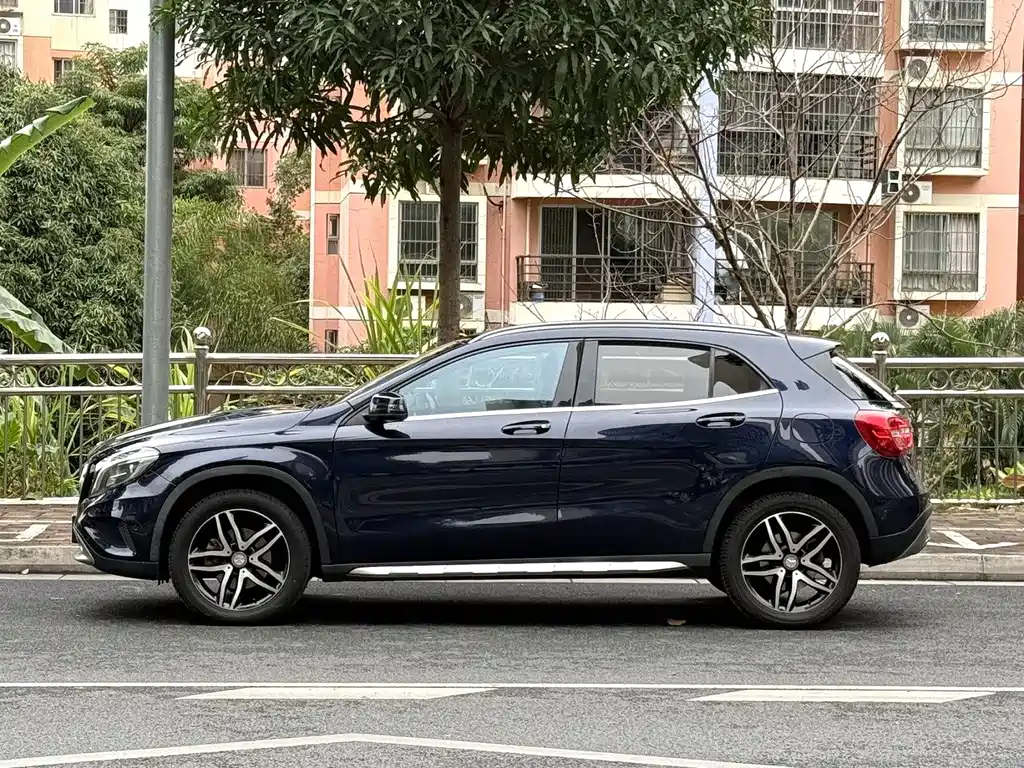 Mercedes-Benz GLA 2015