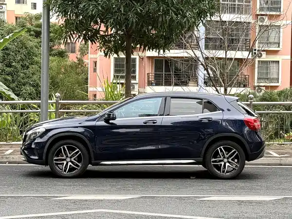Mercedes-Benz GLA 2015