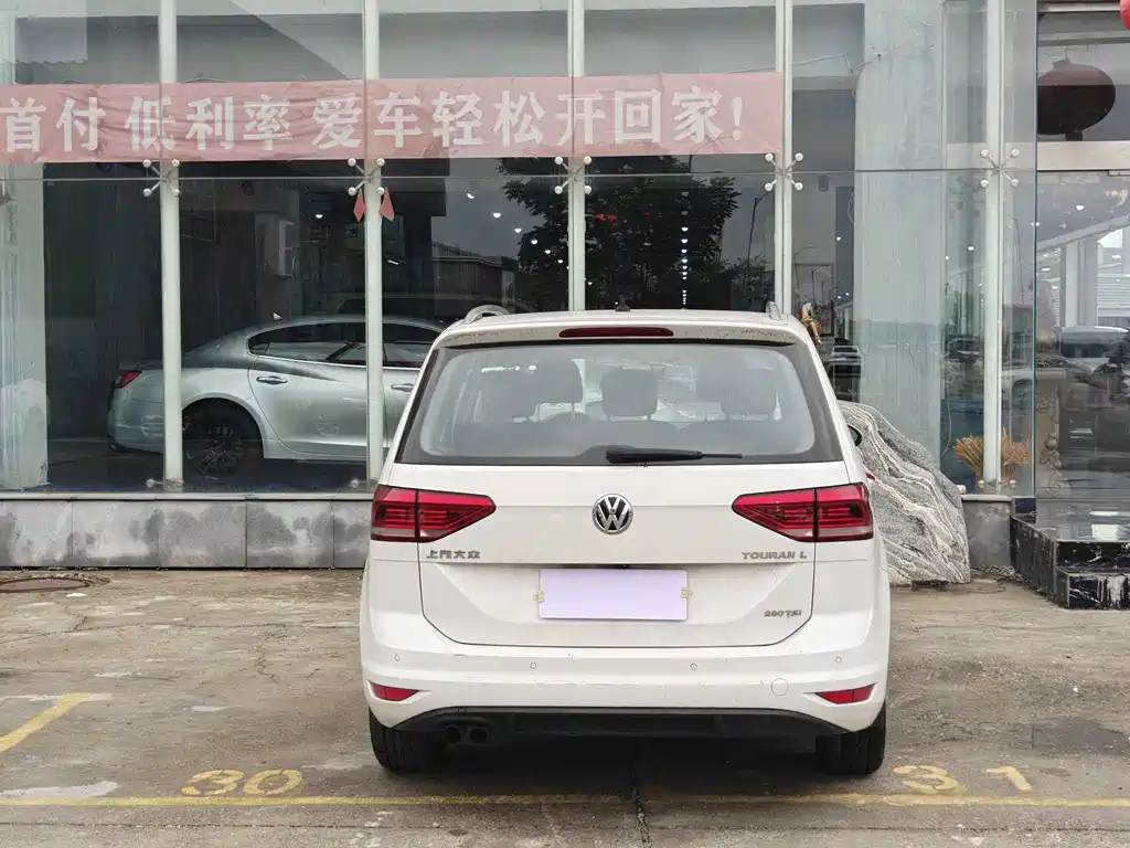 Volkswagen Touran 2018 — фото 16