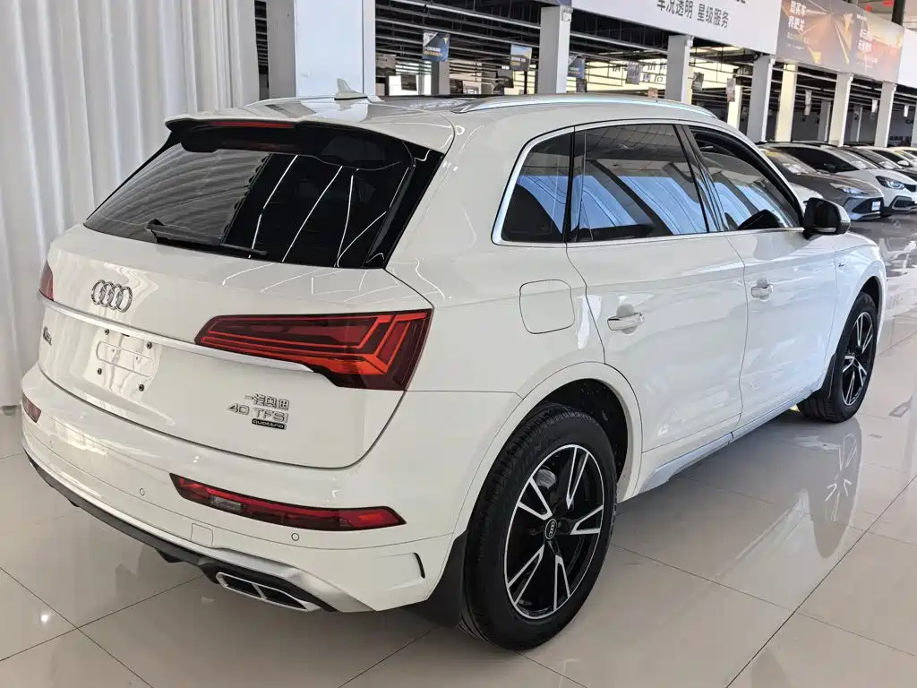 Audi Q5L 2024 — фото 15