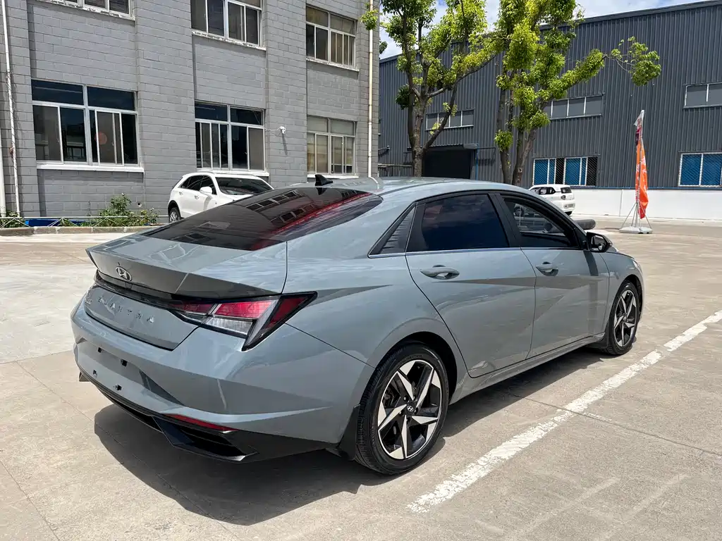 Hyundai Elantra 2021