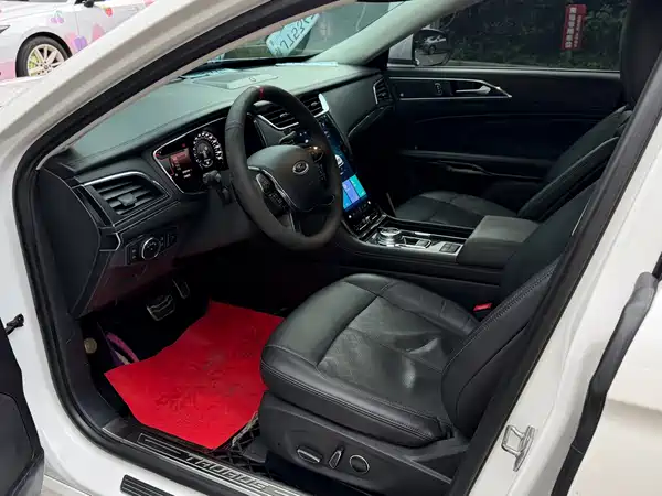 Ford Taurus 2021