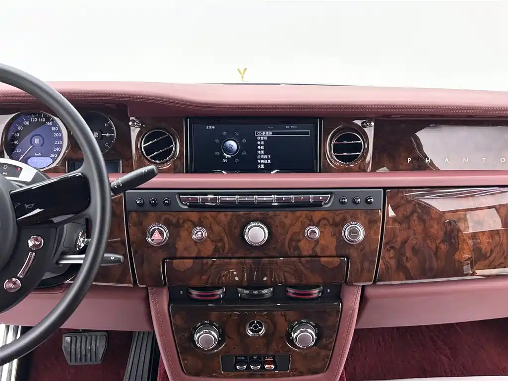 Rolls-Royce Phantom 2014 — фото 15