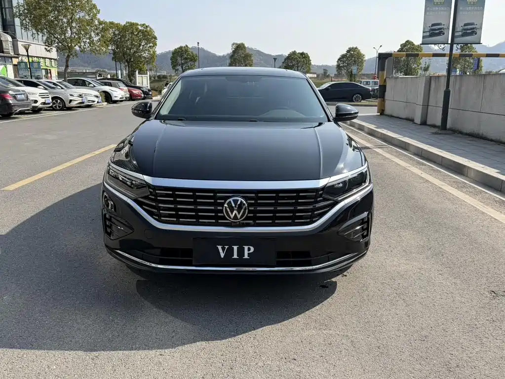 Volkswagen Passat 2023 — фото 2