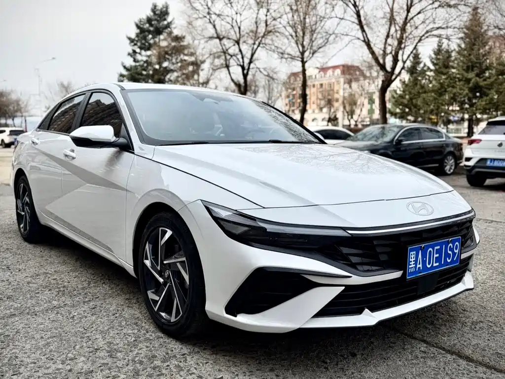 Hyundai Elantra 2023