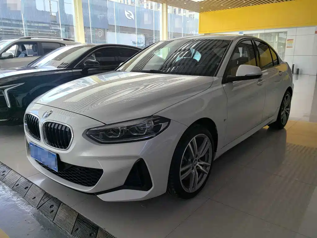 BMW 1 Series 2020 — фото 1