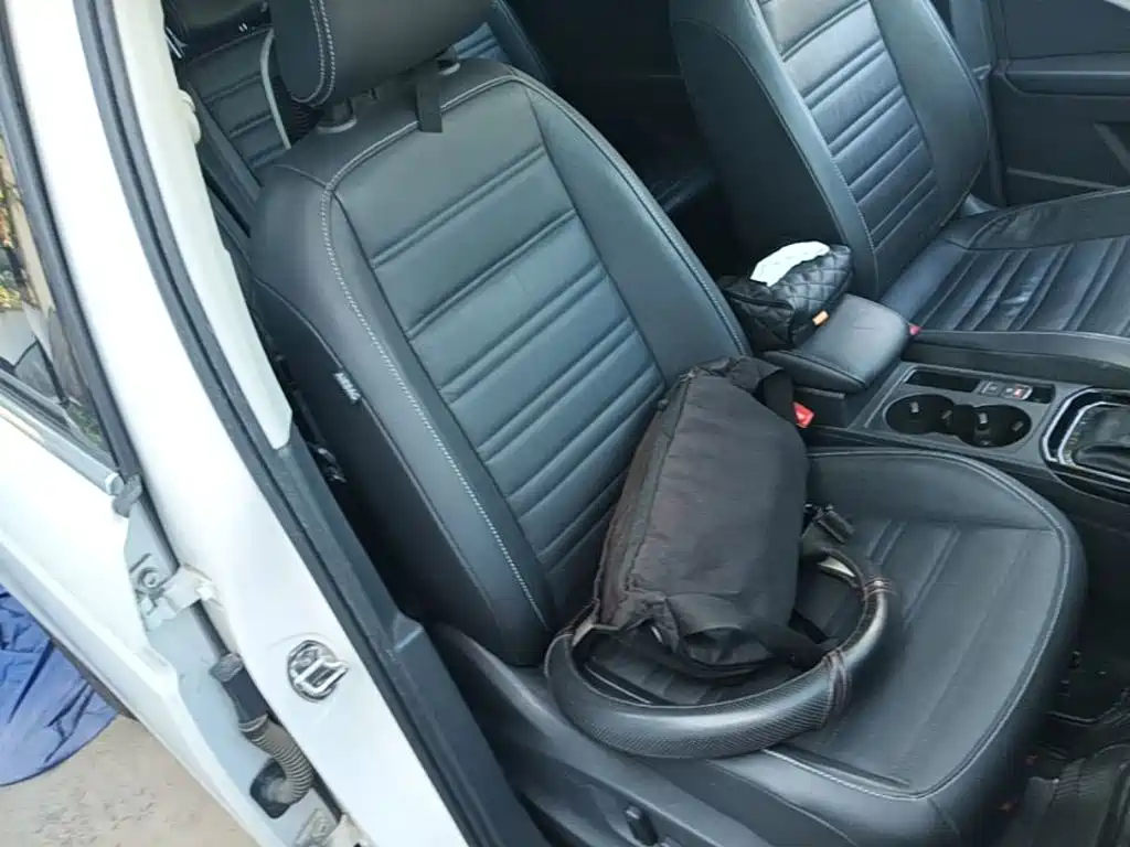 Volkswagen Touran 2017 — фото 25