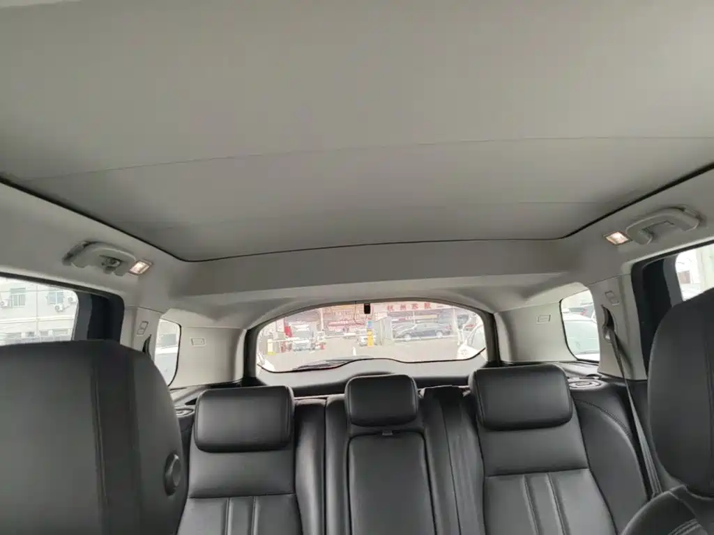 Land Rover Discovery Sport 2017 — фото 18
