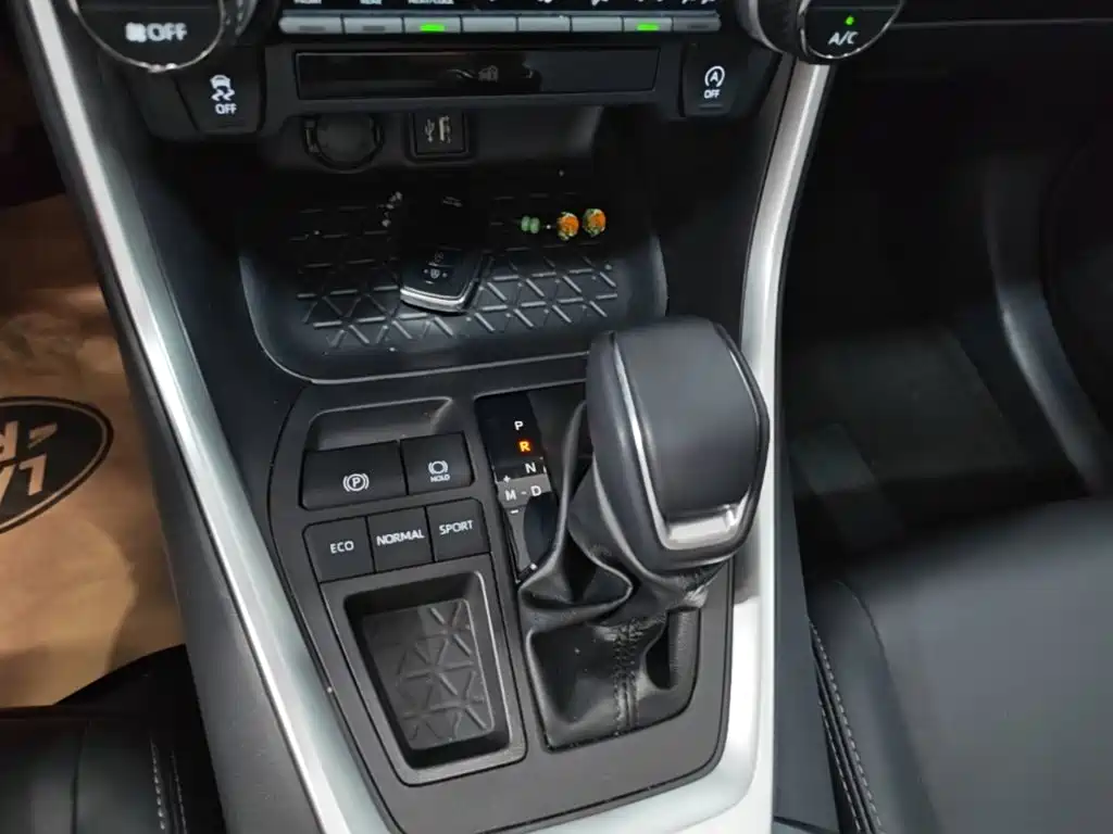 Toyota Wildlander 2023 — фото 14