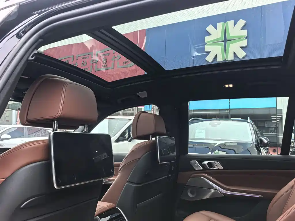 BMW X7 2022 — фото 11