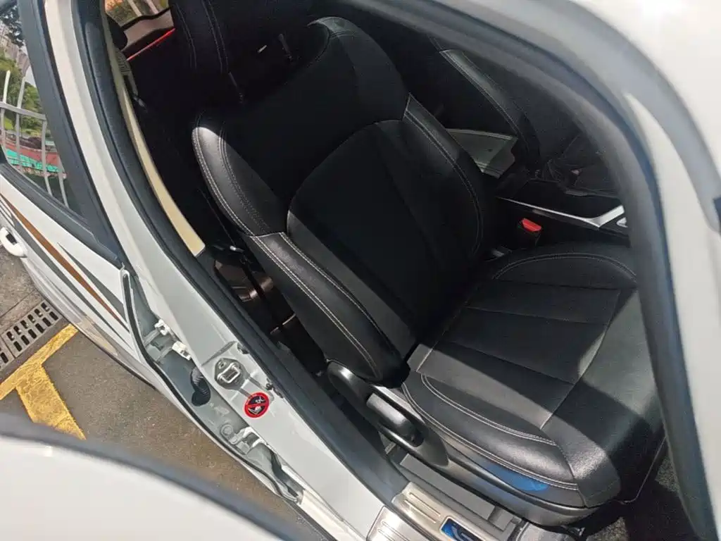Geely Vision X3 2020 — фото 25