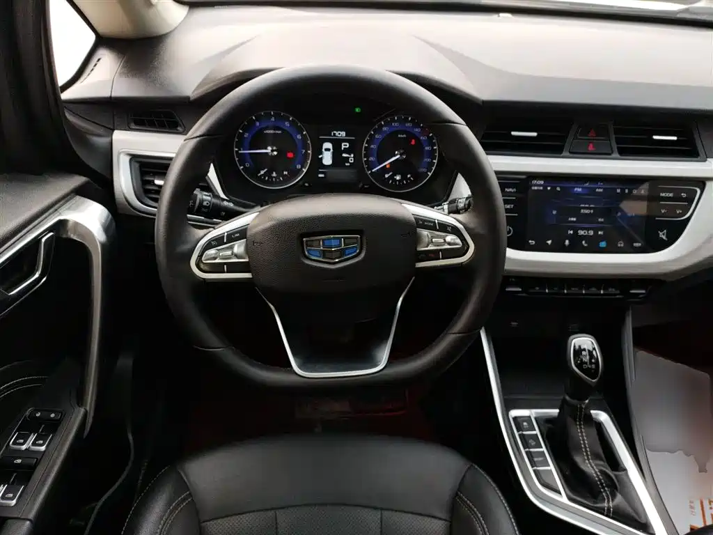 Geely Vision X3 2020 — фото 11