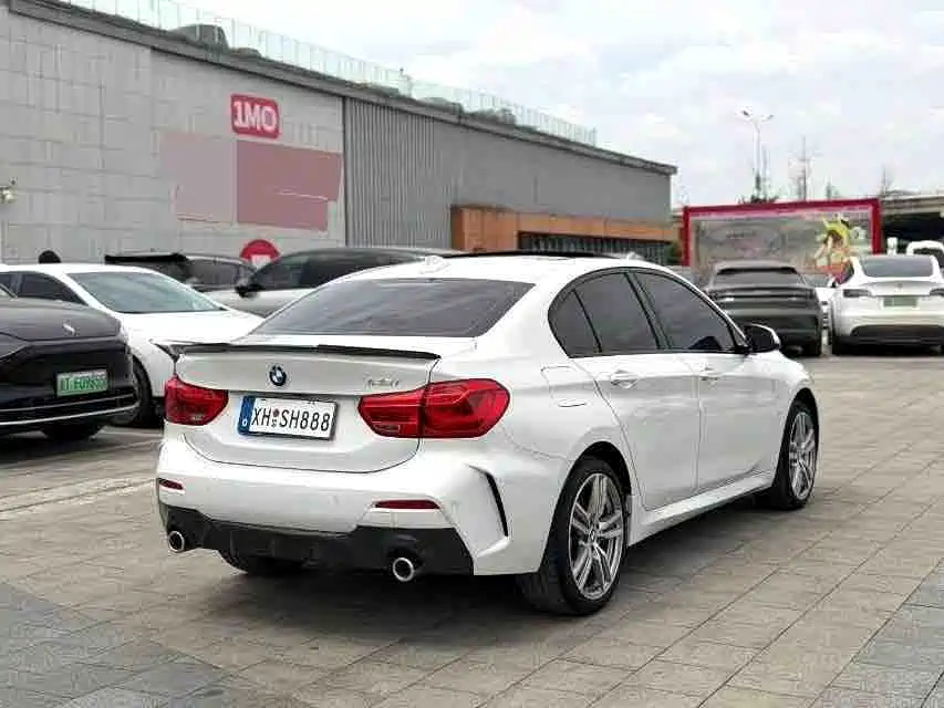 BMW 1 Series 2020 — фото 9