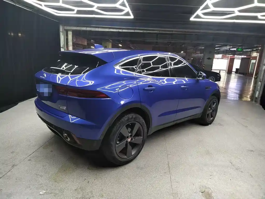 Jaguar E-PACE 2020 — фото 9