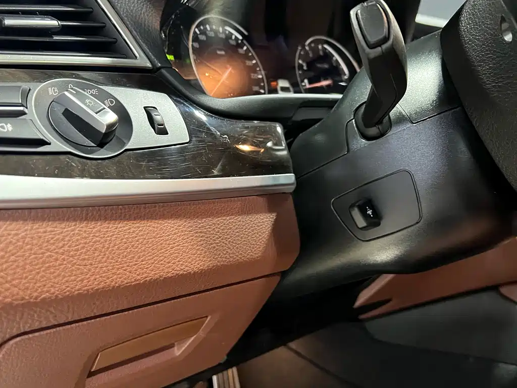 BMW 5 Series 2017 — фото 17