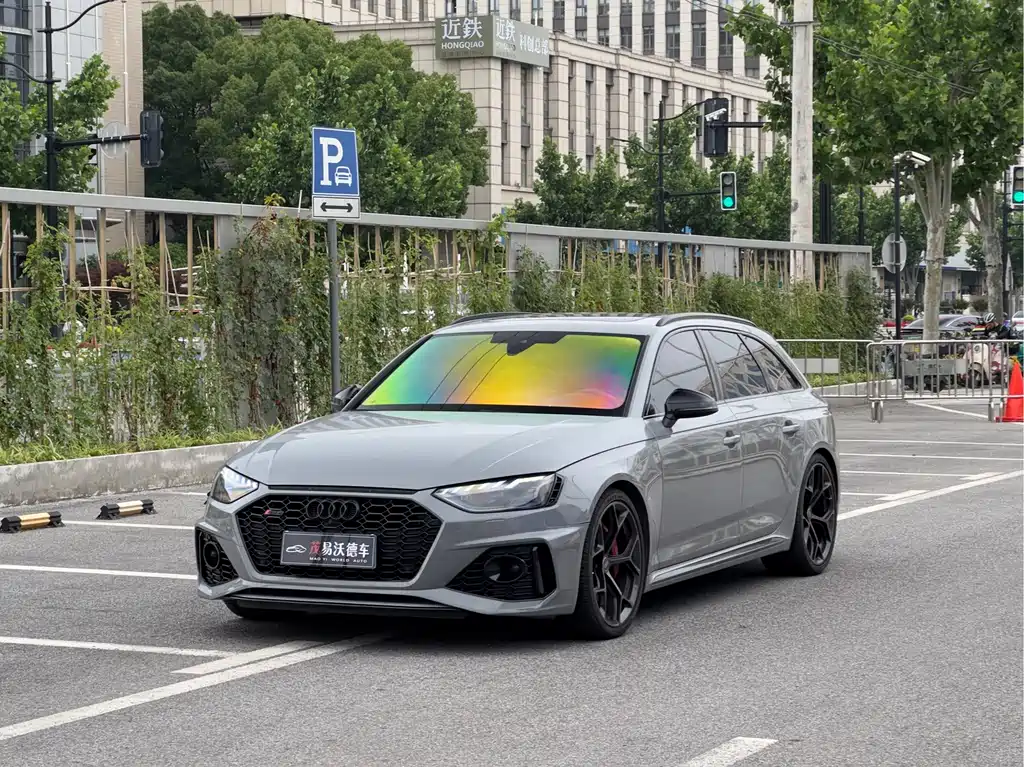 Audi RS 4 2025
