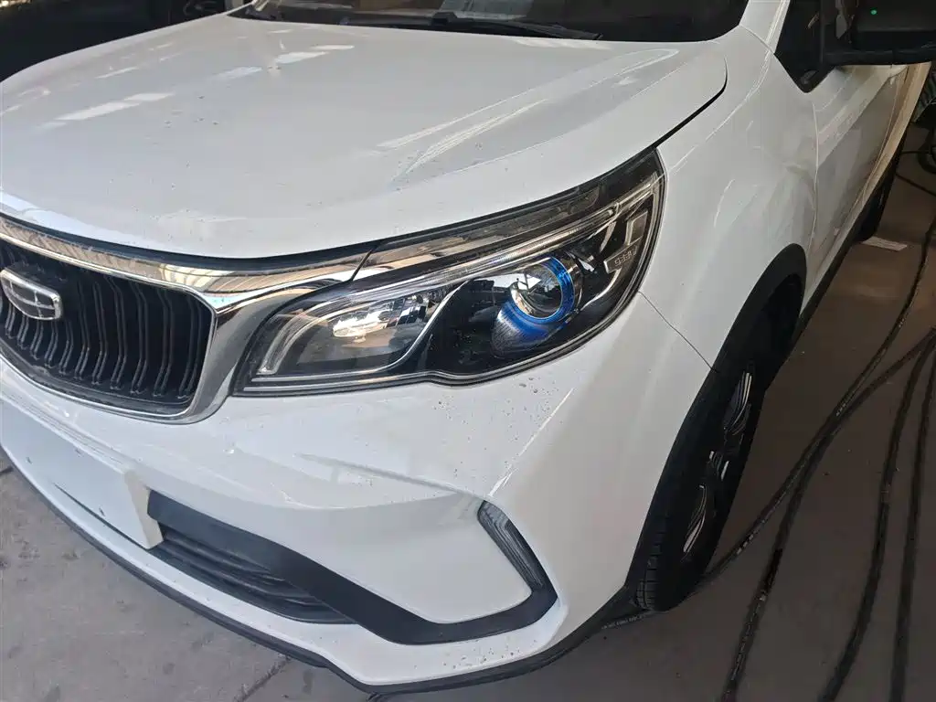Geely Vision X3 2022 — фото 18