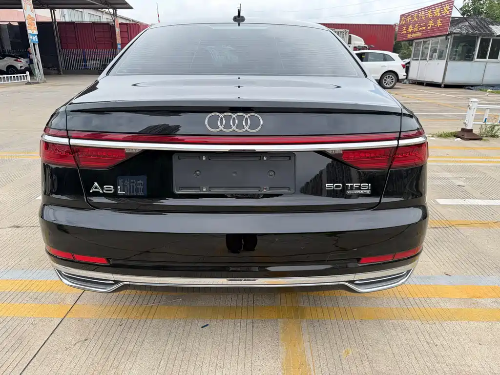 Audi A8 2022